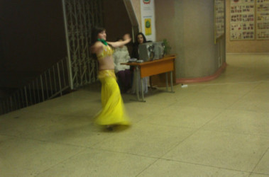 4 марта 2012, 17:00 Переглядів:   Еротичні танці на виборчій дільниці