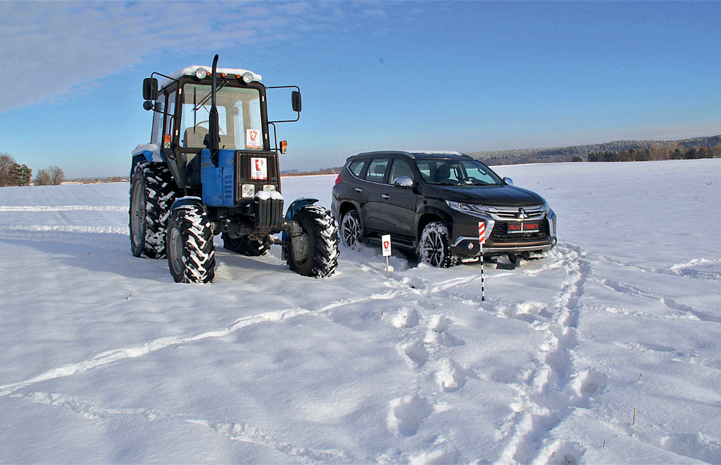 Mitsubishi Pajero Sport   , Навіть з включеним зимовим режимом Mud / Snow системи Super Select II, програвав на старті в перших двох заїздах: ні режим зниженої передачі, ні примусове блокування диференціала не рятували від жорсткого букса і заривания в сніг, змішаний з м'яким озимим грунтом