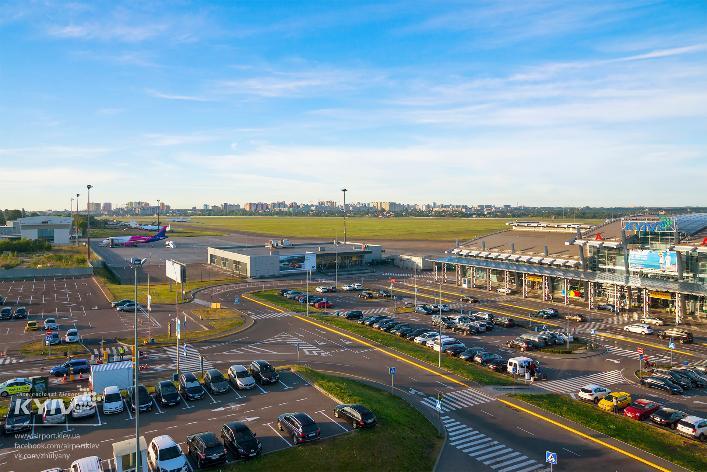 Розширення терміналу має дозволити приймати і відправляти вдвічі більше пасажирів, а також поліпшити комфорт перебування в аеропорту