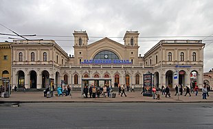 Станція Санкт-Петербург-Балтійський Гатчинському напрям   Каліщенское напрямок   Жовтнева залізниця   Головна будівля Балтійського вокзалу, вид з площі   Відділення ж