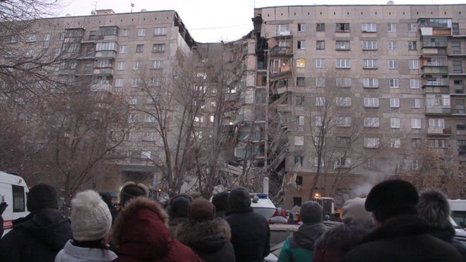 Щонайменше три людини загинули в результаті обвалення під'їзду житлового будинку в Магнітогорську