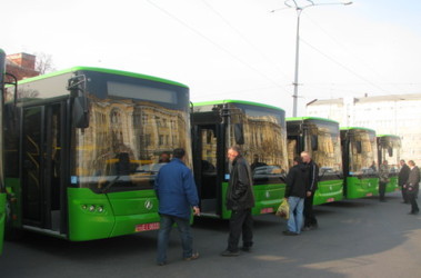 8 листопада 2010, 17:31 Переглядів:   До Харкова прибули мега-автобуси, фото О