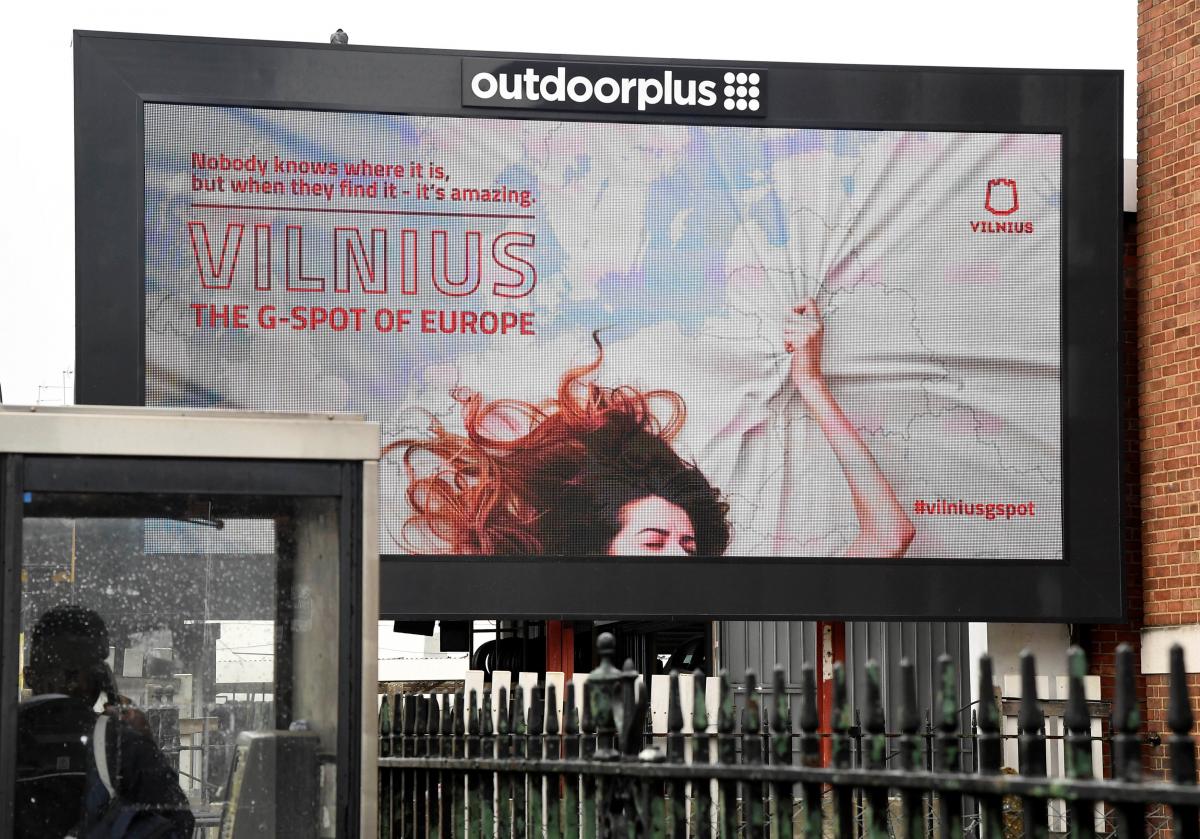 Автори стверджують, що використовуючи гру слів і метафори, реклама представляє столицю Литви як місто, що приносить задоволення, а самі ролики не є вульгарним
