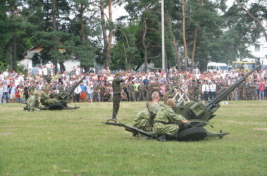 3 серпня 2011, 13:01 Переглядів:   Десантники показали військові навички