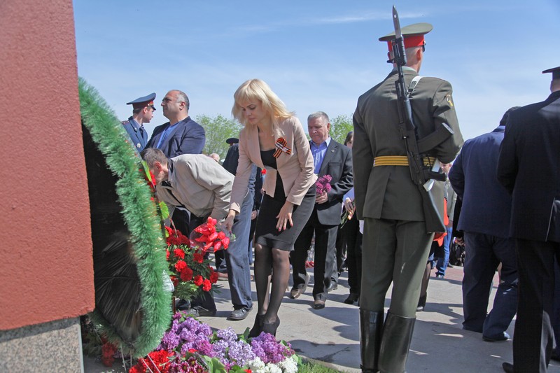 Щороку до знаменних дат тисячі ростовчан і гостей міста приходять-приїжджають до меморіалу і покладають вінки та квіти в пам'ять про тисячі загиблих радянських воїнів